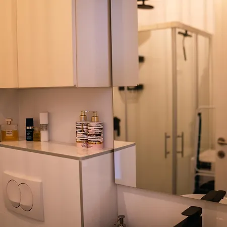 Apartman Modern And Luxury Nest