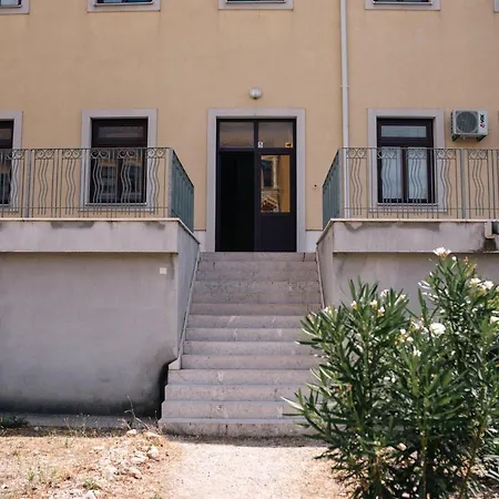 Apartman Modern And Luxury Nest